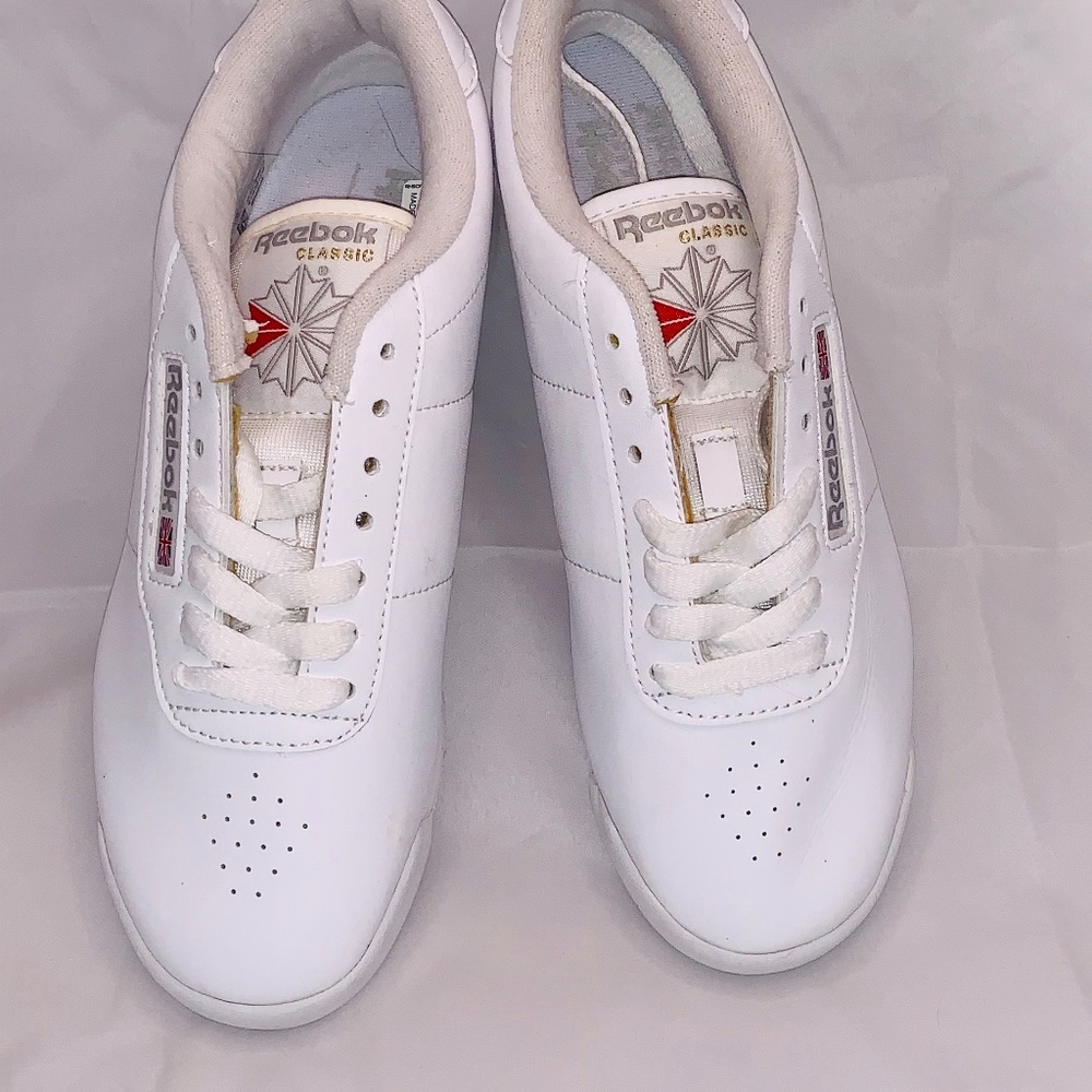 Unused Women (White) Reebok Gym Shoes Size 6